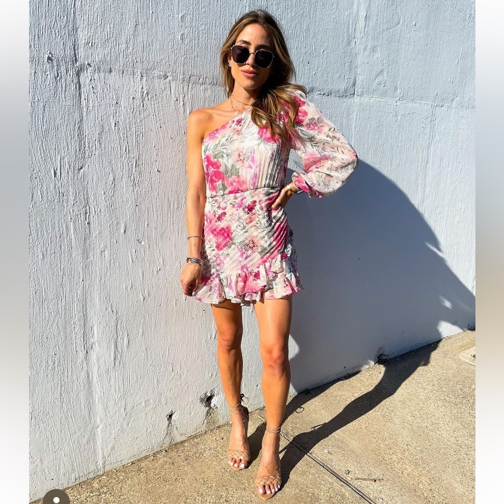 Express One-Shoulder Floral Mini Romper in Pink & Cream